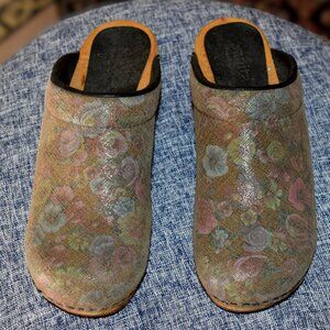 Sanita "The Original Danish  CLog" 7.5  or 38